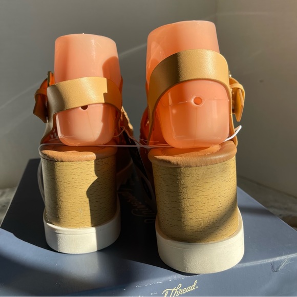 Universal Thread Alba Memory Foam Wedge Platform Sandals, Tan, Women's - Picture 7 of 10